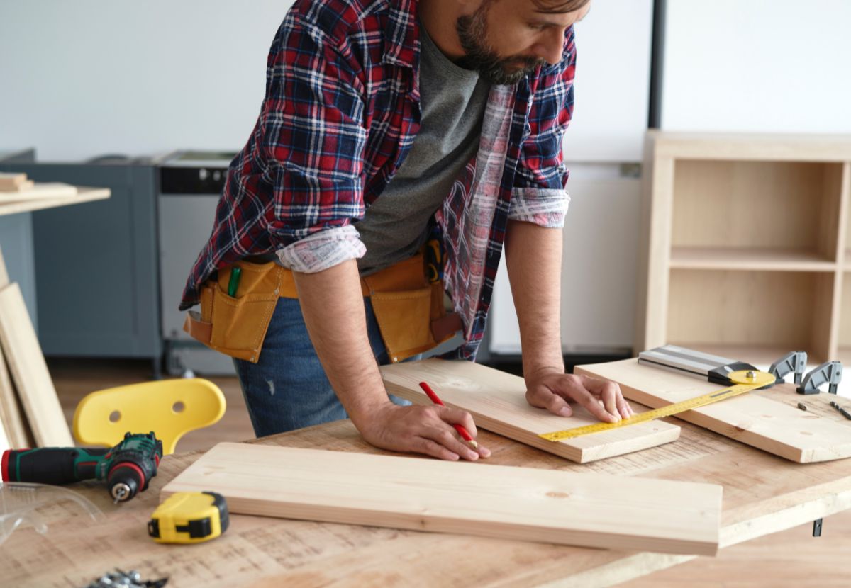 img falegname durante trasloco